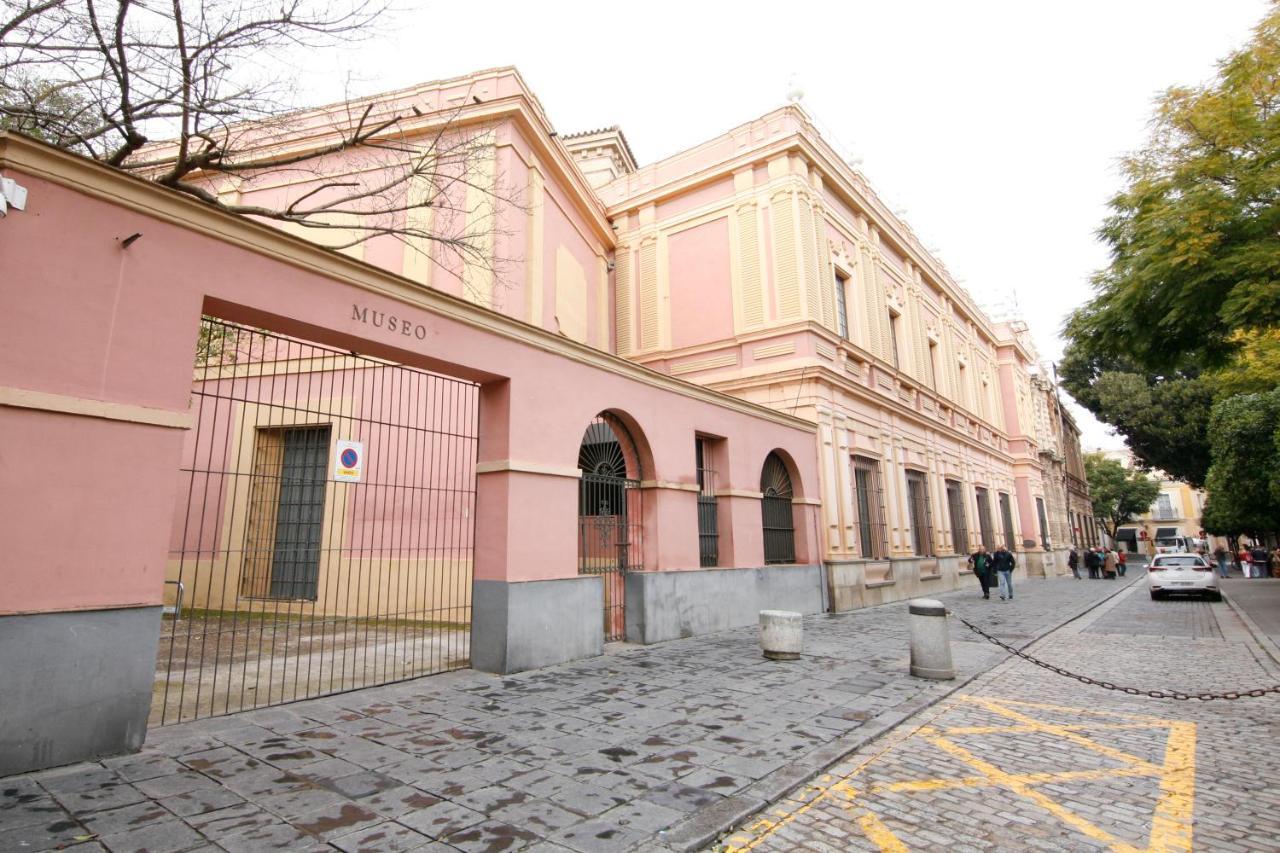 Hostal Paco'S Sevilla Exteriér fotografie The museum