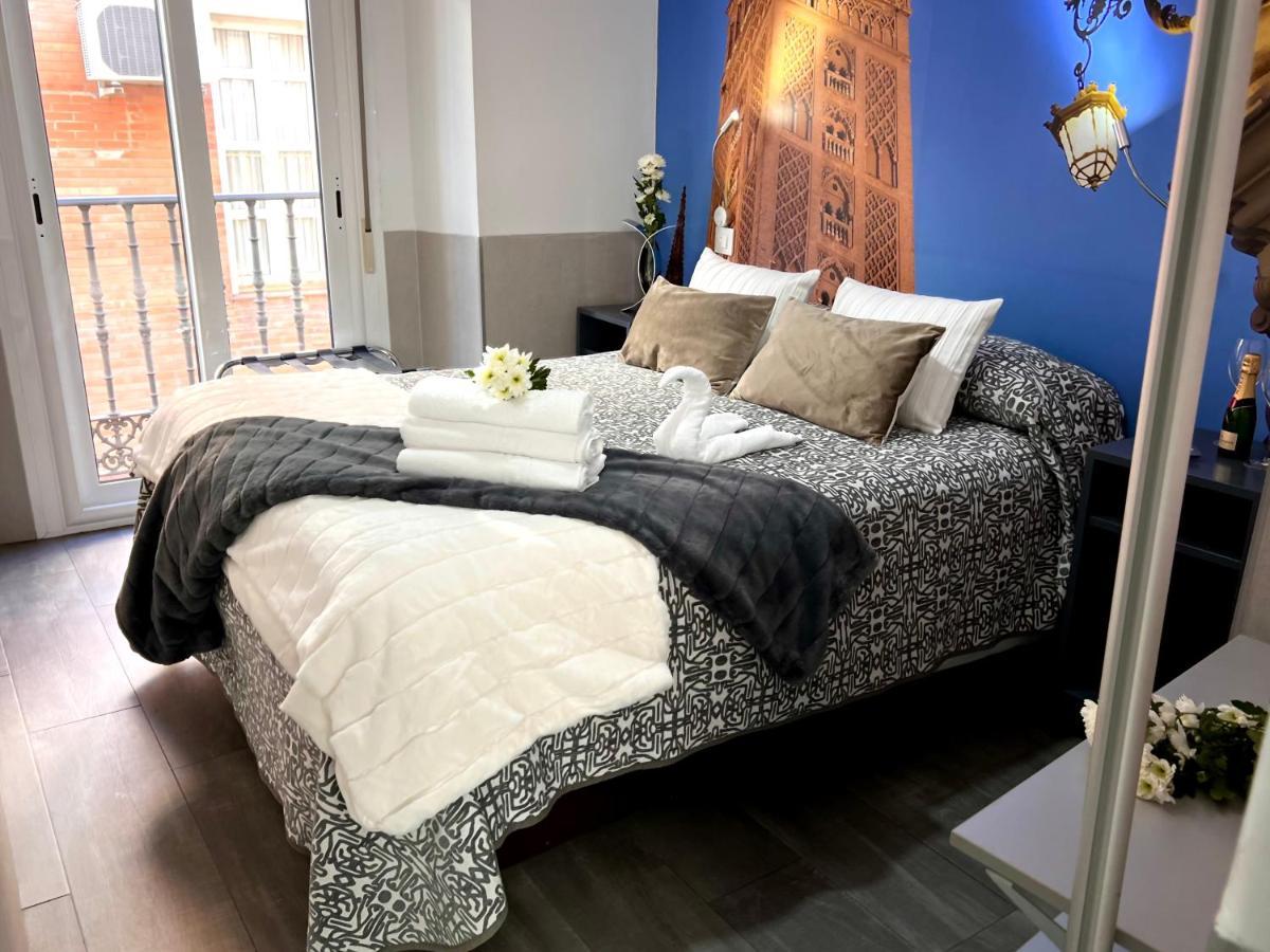 Hostal Paco'S Sevilla Exteriér fotografie A bedroom
