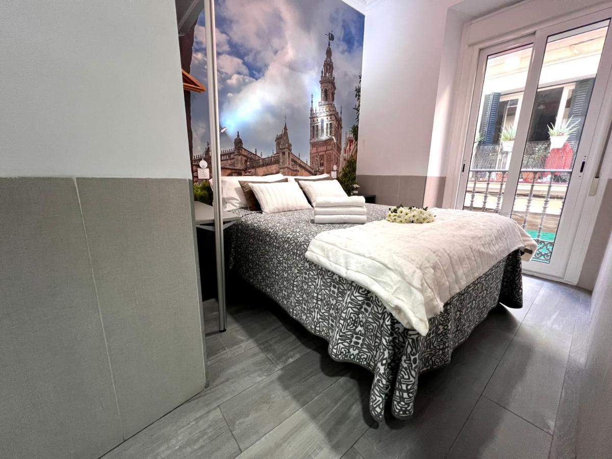 Hostal Paco'S Sevilla Exteriér fotografie A bedroom