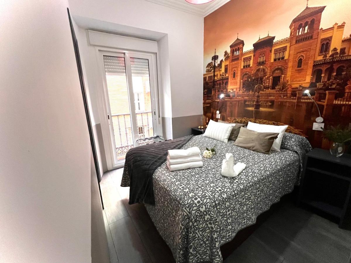 Hostal Paco'S Sevilla Exteriér fotografie A room at the hotel