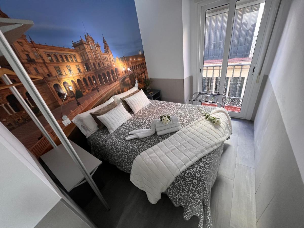 Hostal Paco'S Sevilla Exteriér fotografie A room at the hotel